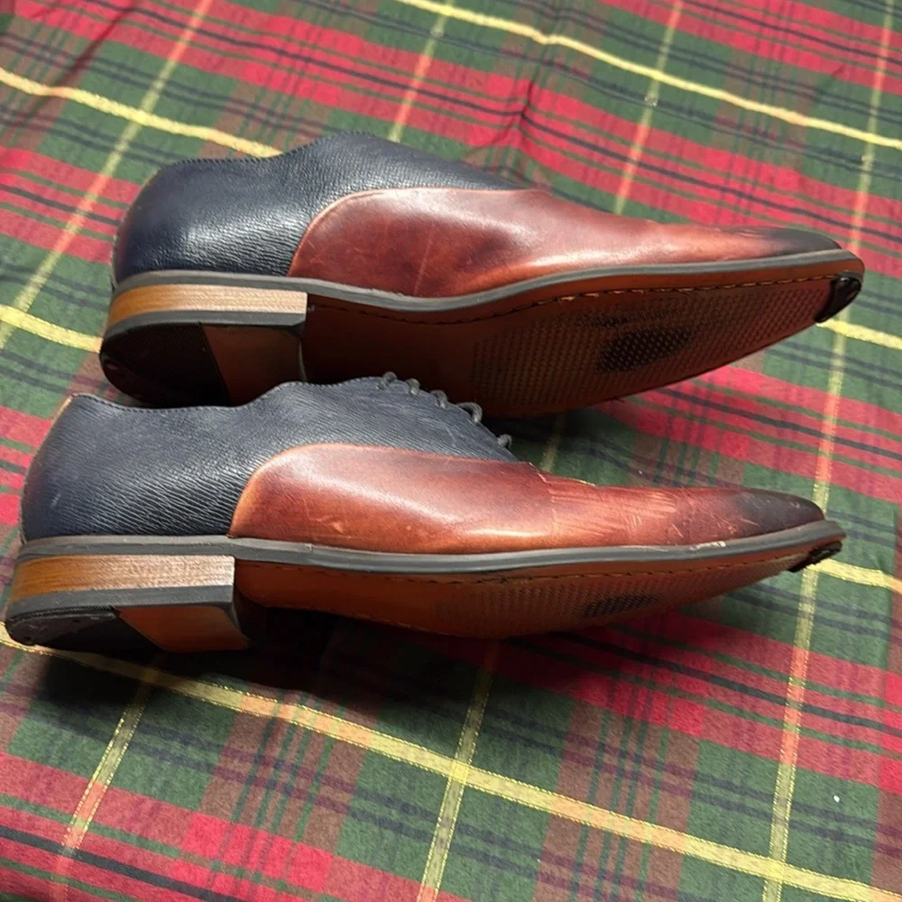 Men's Two-Tone Leather Dress Shoes